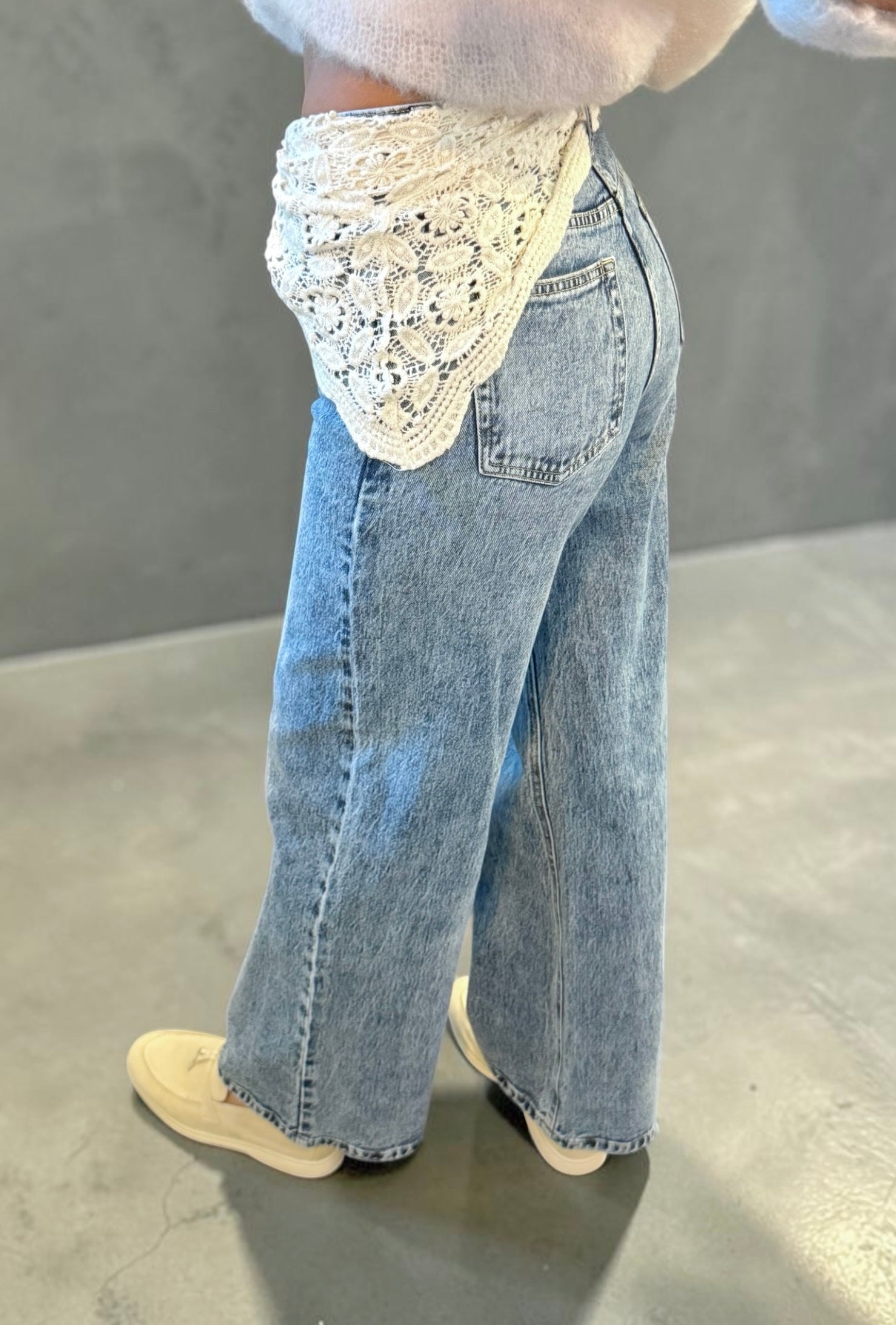 Denim jeans with Lace Belt