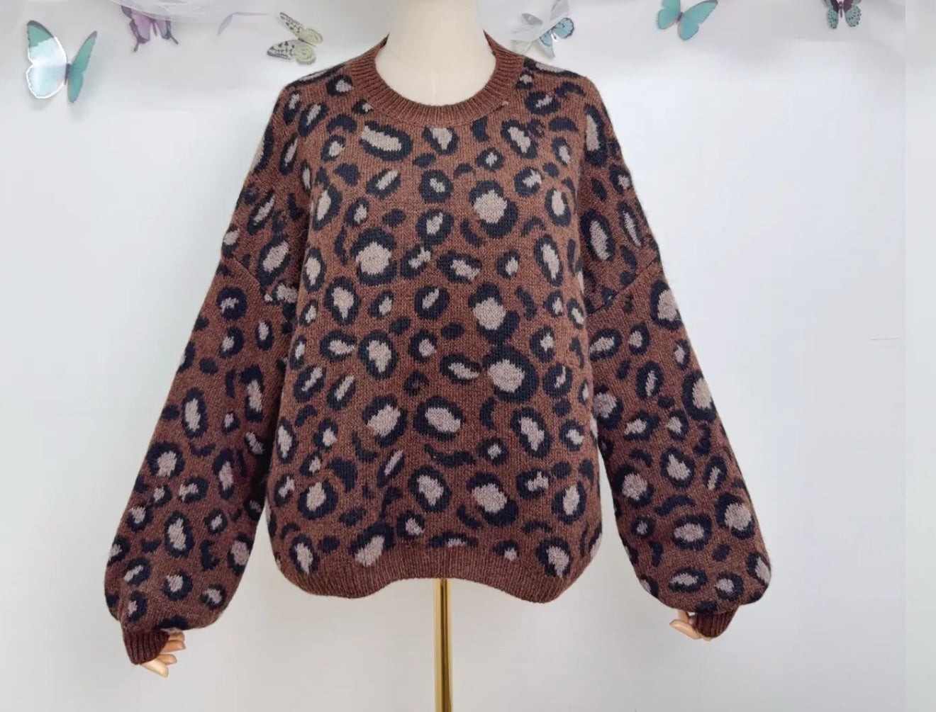 Leo print sweater